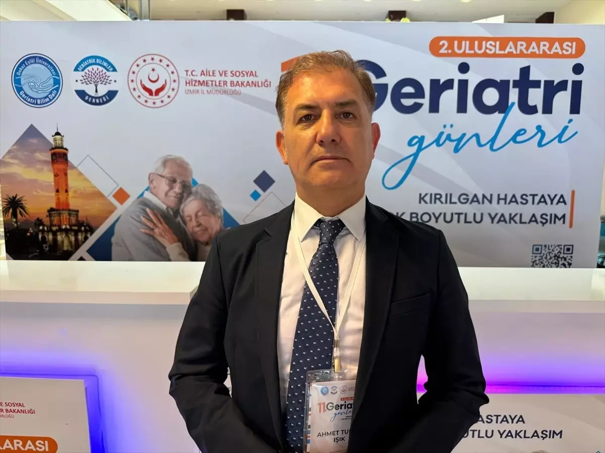 İzmir’de 11. Geriatri Günleri Düzenlendi
