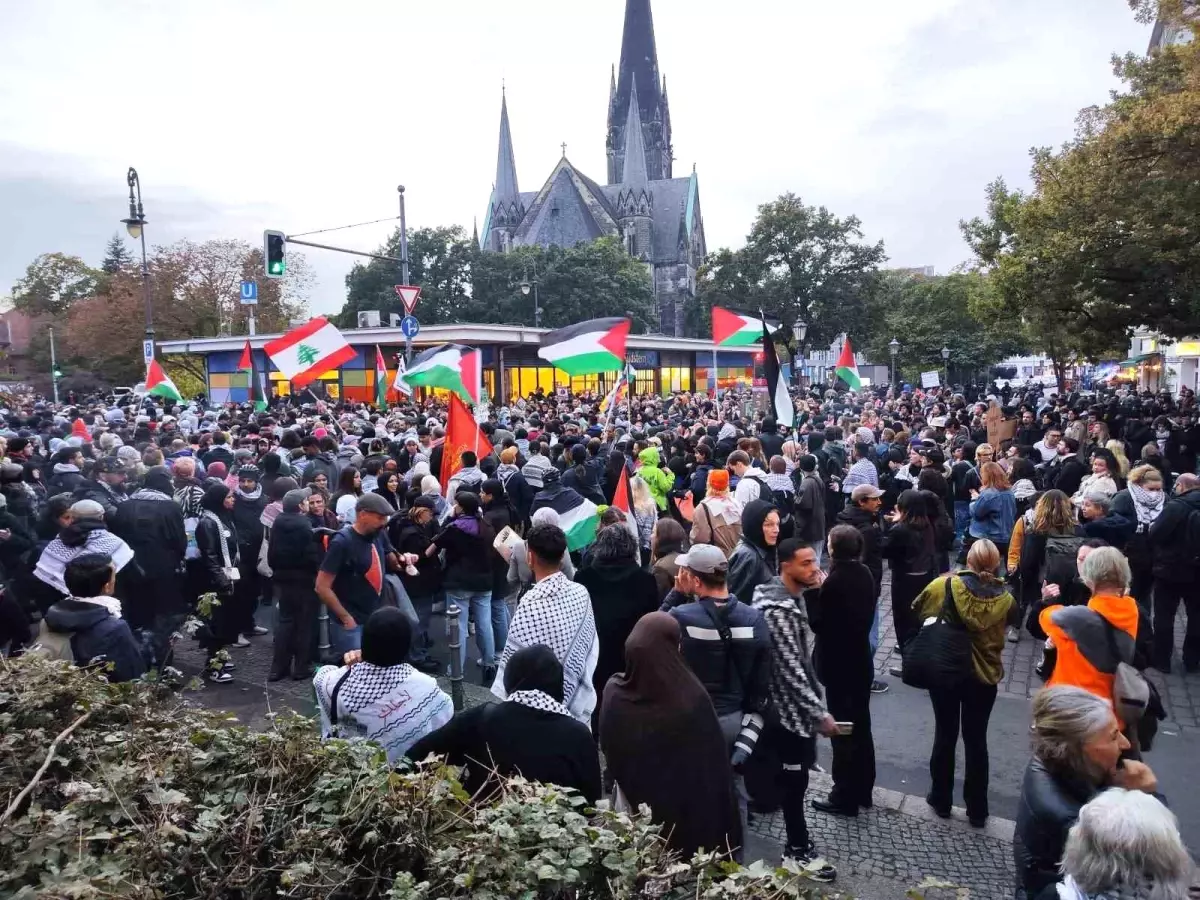 Berlin’de Filistin’e Destek Gösterisine Polis Müdahale