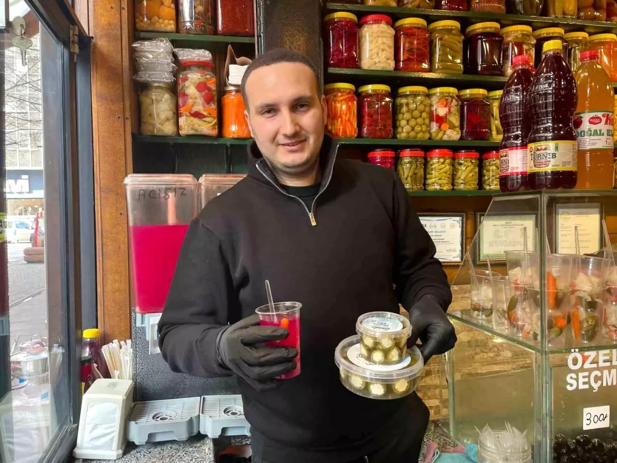 Kışın Turşu Satışları İyi Gidiyor