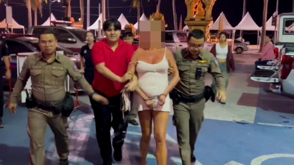 Tayland’da otel lobisinin ortasında cinsel ilişkiye girdiler