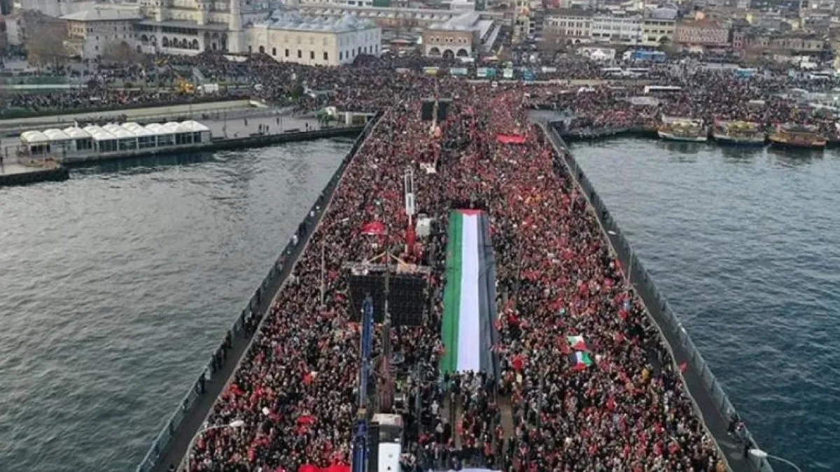 On binler katil İsrail’i lanetliyor