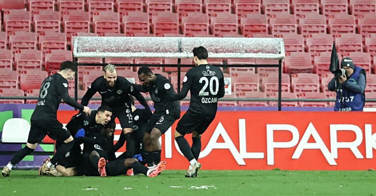 Samsunspor – Çaykur Rizespor: 2-3 (MAÇ SONUCU)