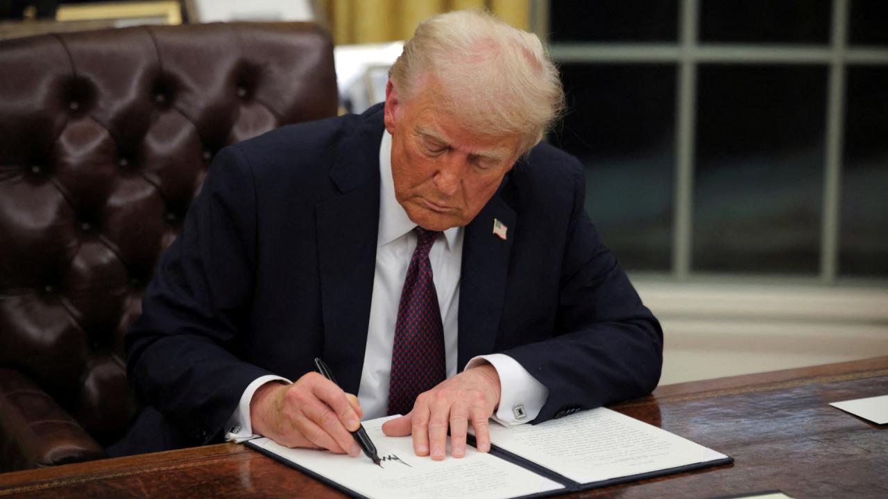 Trump “İran’a maksimum baskı” kararnamesini imzaladı