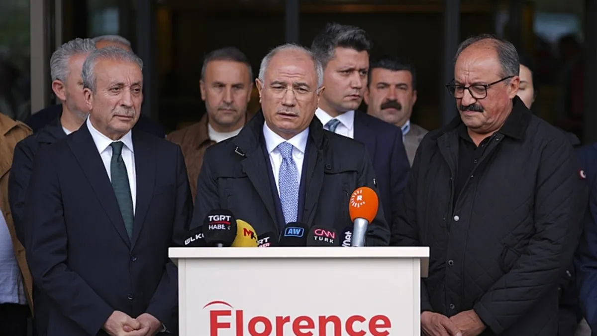 AK Parti Genel Başkan Vekili Efkan AlaSırrı Süreyya Önder’i hastanede ziyaret etti