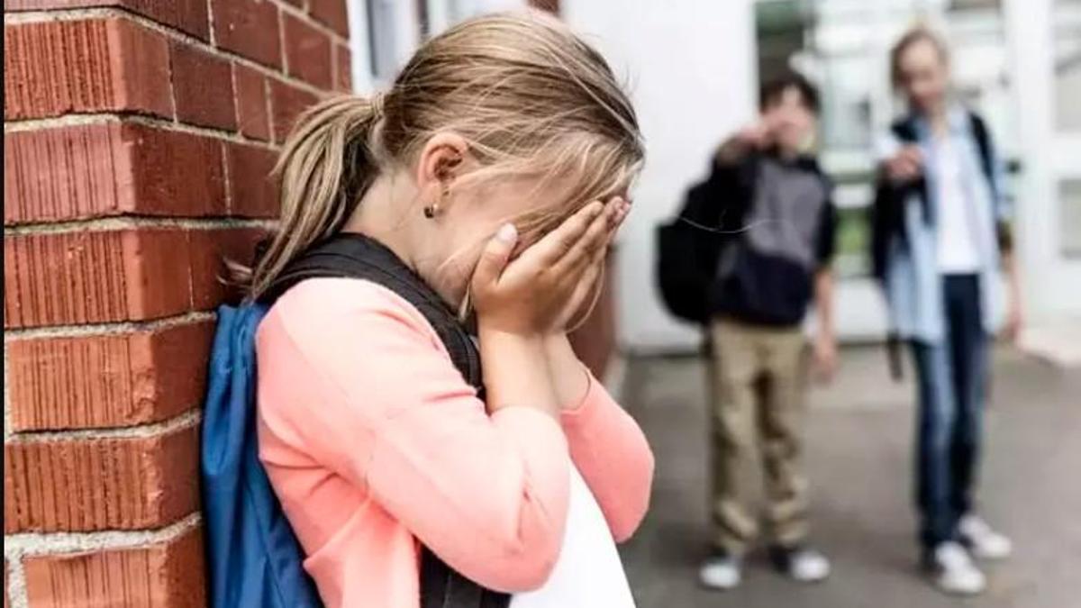 Masum bir şaka demeyin! Akran zorbalığıyla çocukların psikolojisini yerle bir ediyor…